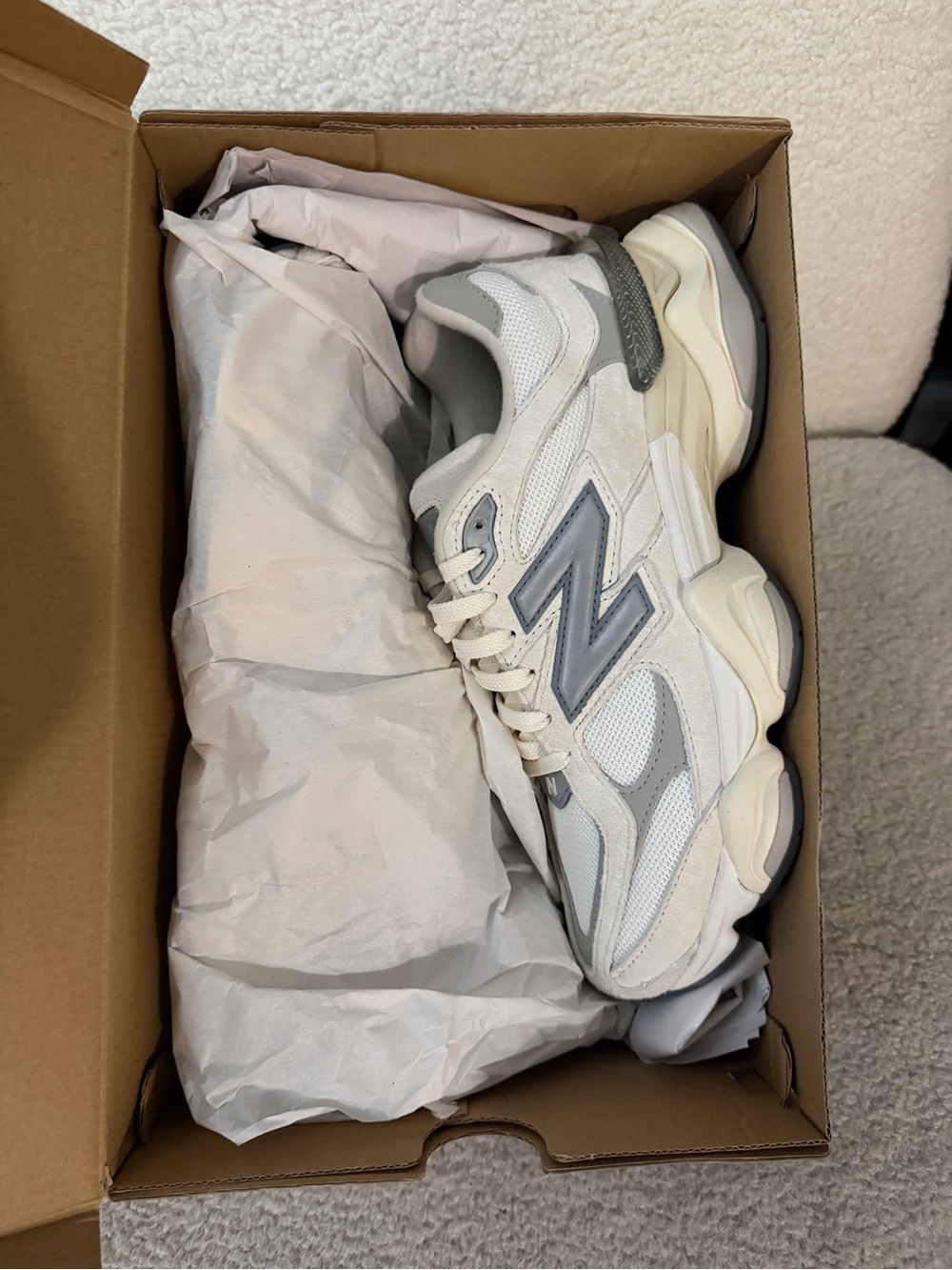 New Balance Men's White and Light Gray Chunky Retro Sneakers
